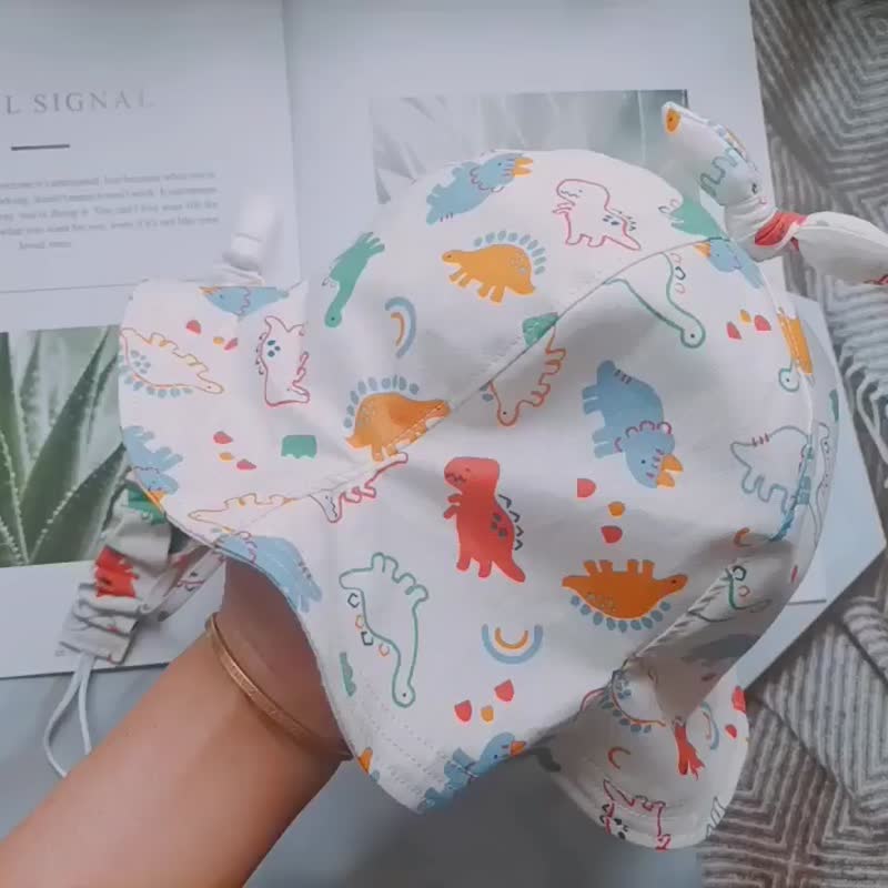 Jin Handmade small dinosaur print/baby sun visor drawstring/ pacifier chain/two-piece Miyue gift box - หมวกเด็ก - ผ้าฝ้าย/ผ้าลินิน 