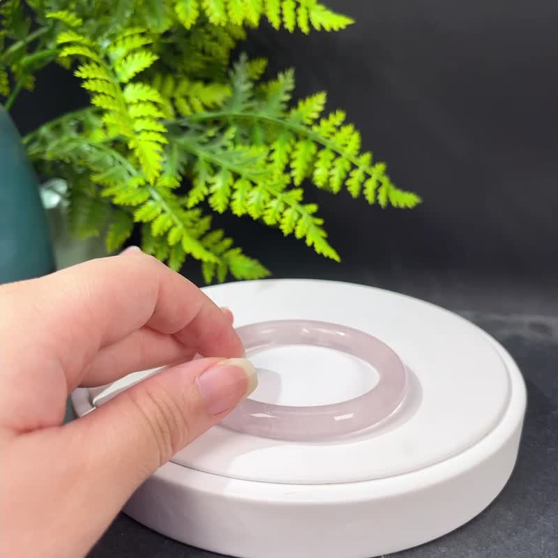 粉晶手鐲 50MM 冰透玫瑰芙蓉冰飄彩虹閃片淺粉水晶手環 稱膚色 - 手鍊/手環 - 水晶 粉紅色