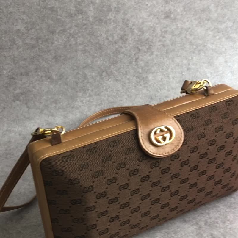【 日本直送　名牌中古包 】GUCCI グッチ GG ショルダーバッグ ブラウン ロゴ金具 レザー ミニショルダーバッグ vintage オールド xfb6jw - 側背包/斜背包 - 真皮 咖啡色
