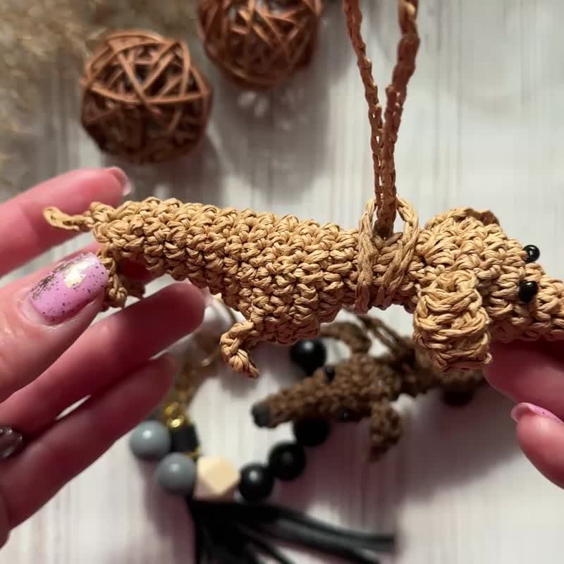 Crochet pattern dachshund pendant PDF digital and video tutorial - 手工藝教學/工具書 - 其他材質 
