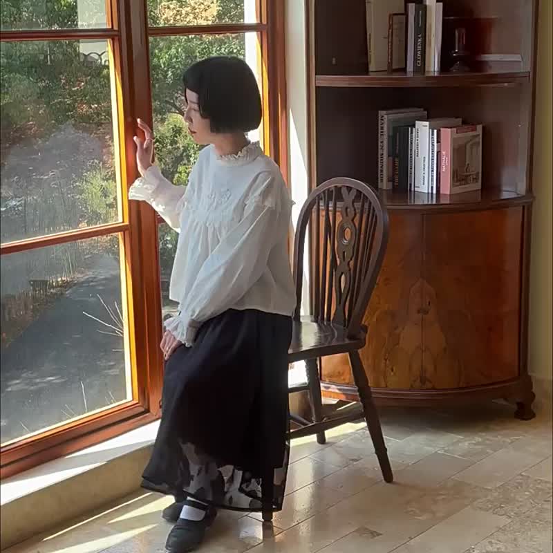 黑白2色 法式復古少女蕾絲花邊襯衫 立領泡泡袖宮廷風春秋裝上衣 - 女襯衫 - 棉．麻 白色