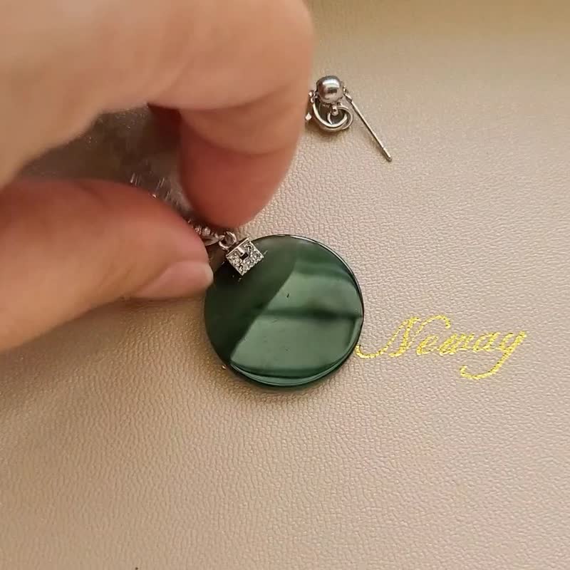 [Qin Cui] Natural Guatemala Jade High Ice Glass Mountain Smoke Wrong Artistic Concept Round and Nothing Matter Sterling Silver Clavicle Chain - สร้อยคอ - หยก หลากหลายสี