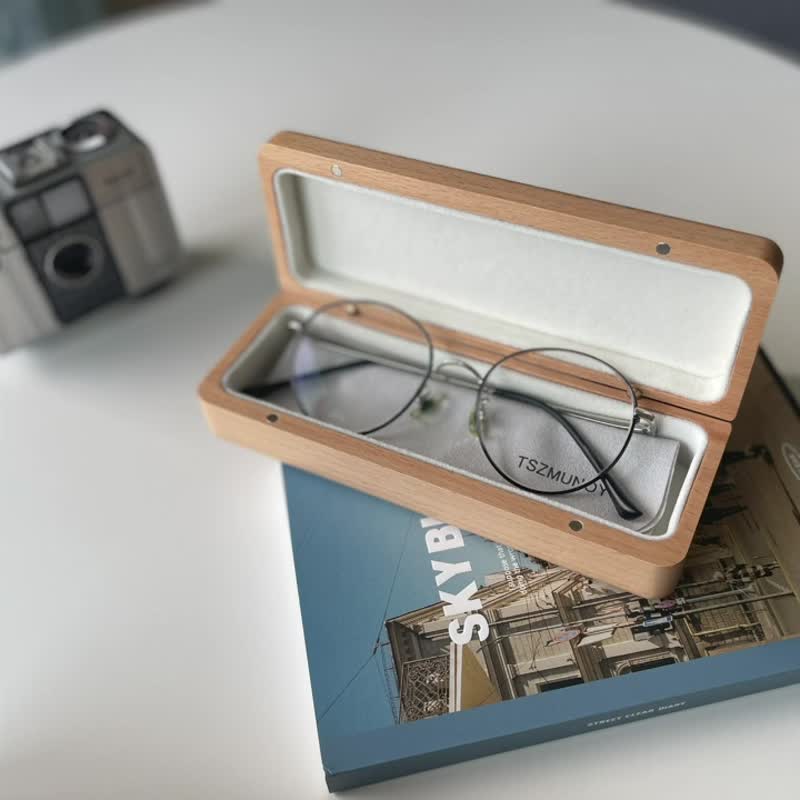 【Customized gift】Log glasses box made of solid wood with exquisite packaging text and image design - Eyeglass Cases & Cleaning Cloths - Wood Brown
