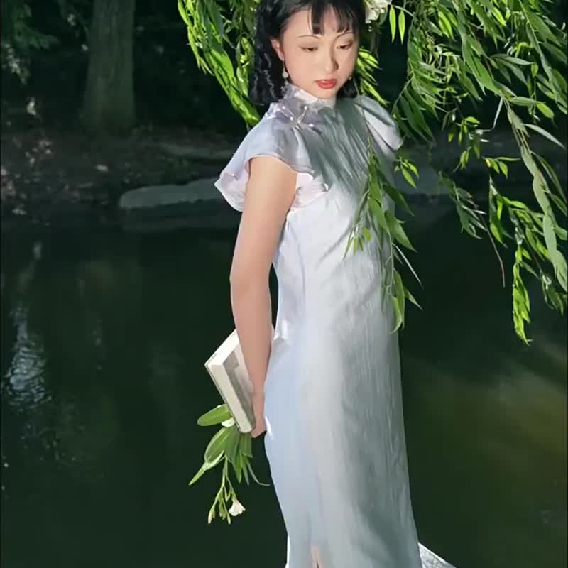 夏季新品小飛袖刺繡荷花領年輕款復古改良優雅民國風旗袍 - 旗袍/改良式旗袍 - 其他材質 多色