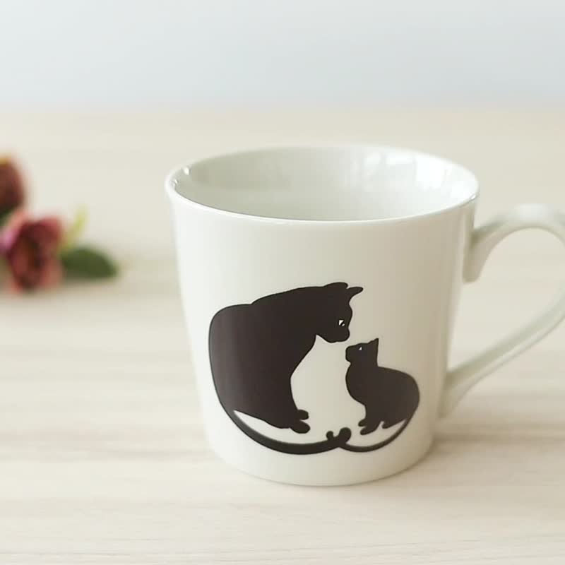 Warming mug Cat staring at each other - แก้วมัค/แก้วกาแฟ - ดินเผา ขาว