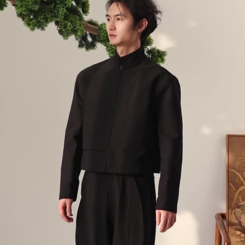 亂山昏中式雅痞 秋冬短款新華服立領夾克黑外套修飾肩型利落挺闊 - 男夾克/外套 - 其他材質 黑色