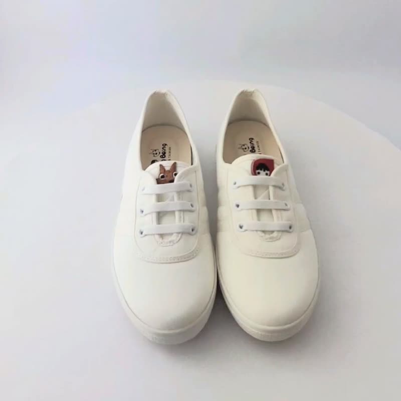 Elastic Band Flat Casual White Shoes Little Red Riding Hood and the Big Bad Wolf-White Women's Shoes - รองเท้าลำลองผู้หญิง - ผ้าฝ้าย/ผ้าลินิน ขาว