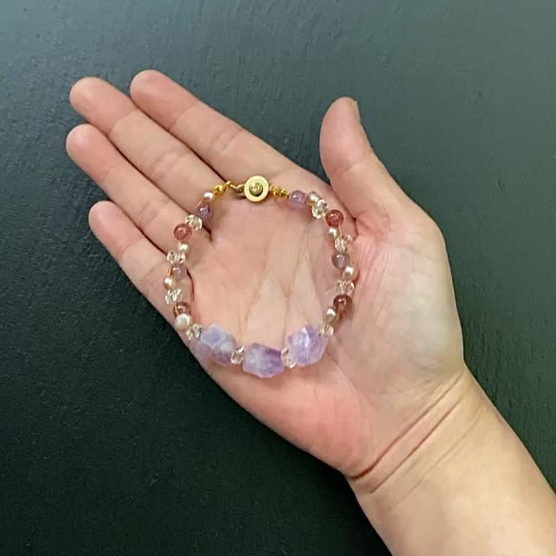 Raw amethyst backbone purple ghost strawberry crystal freshwater pearl white crystal Bronze braided bracelet - สร้อยข้อมือ - คริสตัล 