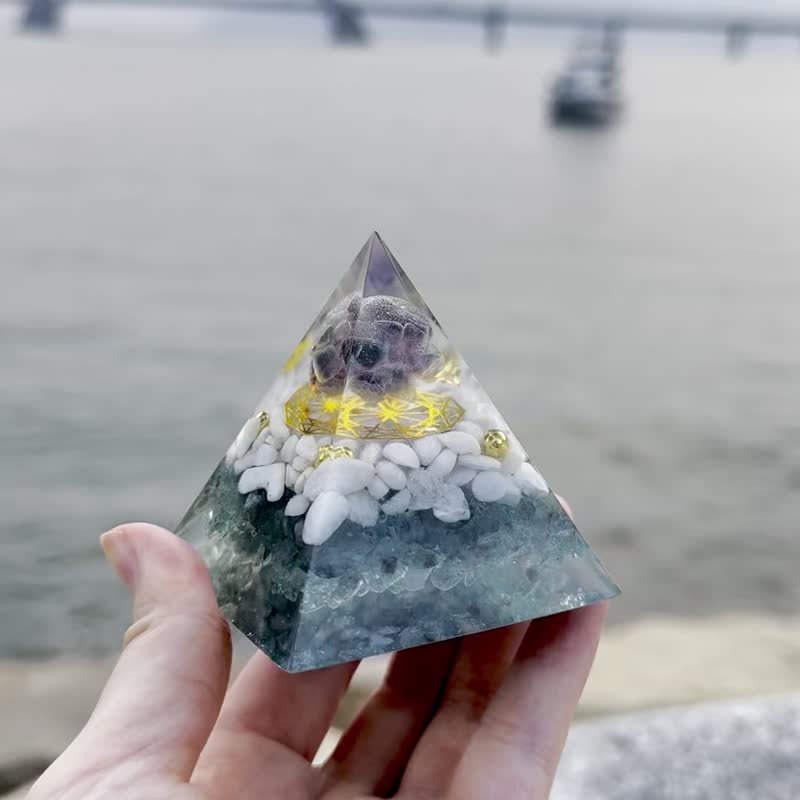 【鏤空•浮離—彩螢石+月亮石+磷灰石】奧根能量塔 - 擺飾/家飾品 - 水晶 