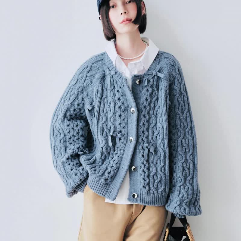 Aqua blue bow heavy vintage knitted sweater jacket - สเวตเตอร์ผู้หญิง - ขนแกะ สีน้ำเงิน