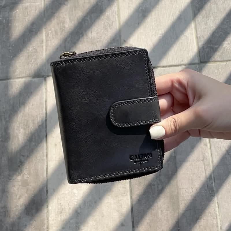 【招財錢包】扣式兩折零錢短夾-072846bk - 錢包/皮夾/長短夾 - 真皮 黑色