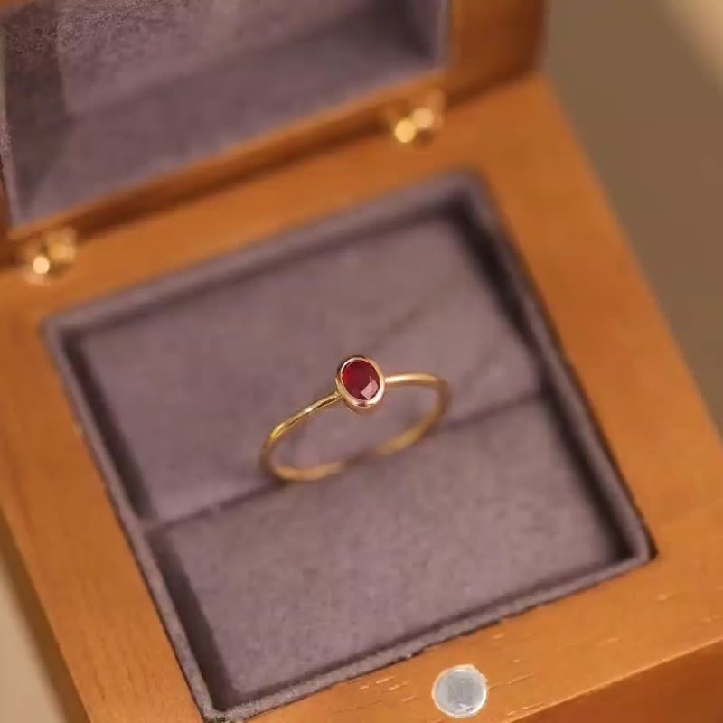 【WhiteKuo】18K紅寶石橢圓戒指 - 戒指 - 寶石 紅色