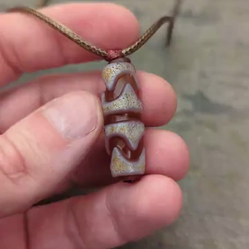 虎の歯 dzi ビーズペンダントネックレス、天然本物の