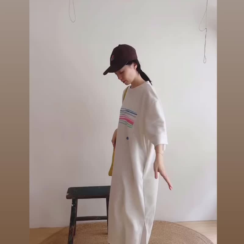 米白長長不修邊可愛七分開衩純棉洋裝 河流 大塊花與貓 - 洋裝/連身裙 - 棉．麻 白色