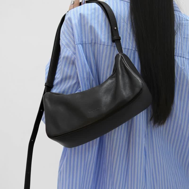シングルショルダークロスボディ枕バッグ女性の気質シンプルな通勤ハンドキャリー脇の下バッグの革のシニアセンスのsobag韓国語バージョン - ショルダーバッグ - 革 ブラック