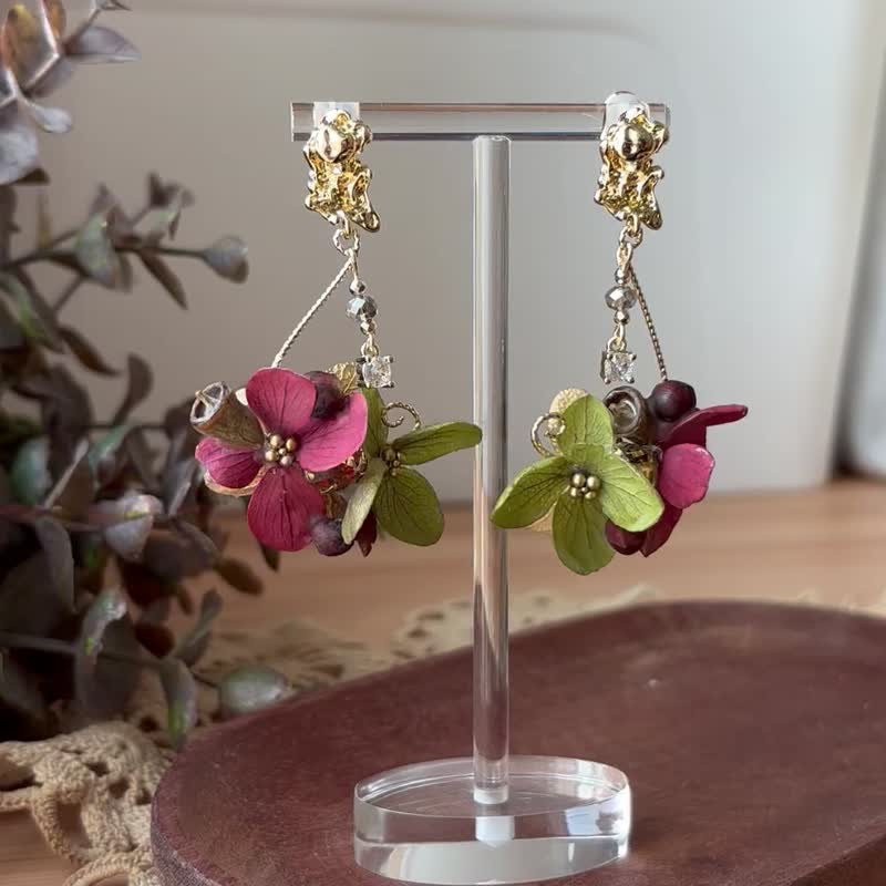 My Garden Xmas collection Christmas style real flower earrings - Earrings & Clip-ons - Plants & Flowers Green