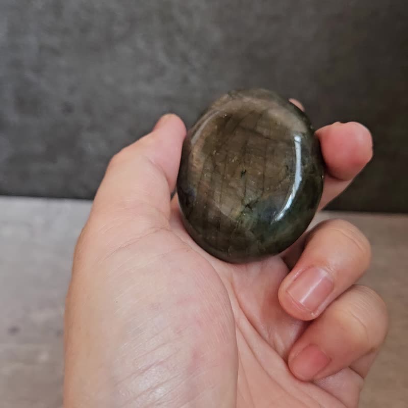 (原礦專賣店)(拉長石)(孔雀的羽毛)(招財)(招貴人)(愛情之石)(淨) - 裝飾/擺設  - 水晶 灰色