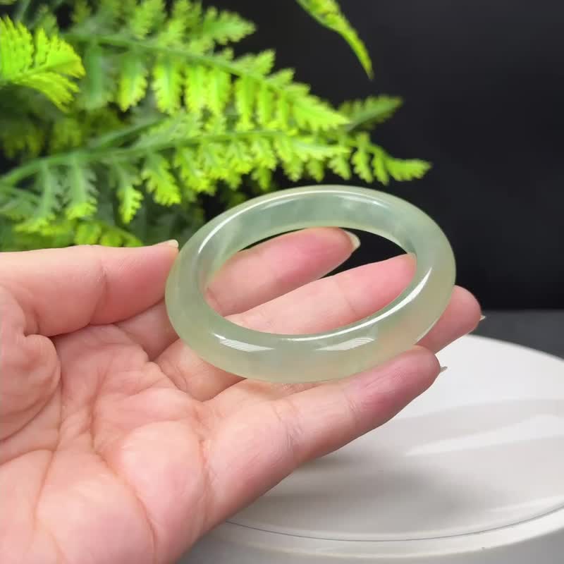 精品 蛇紋玉手鐲 50MM 冰潤湖綠色飄雪花玉手環 順遂美滿招吉納祥 - 手鍊/手環 - 玉石 綠色