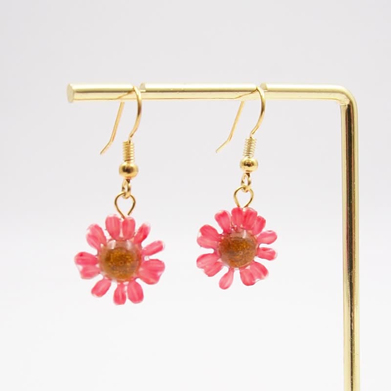 Wild Daisy - Dangling Earrings (Pink) - Earrings & Clip-ons - Plants & Flowers Pink