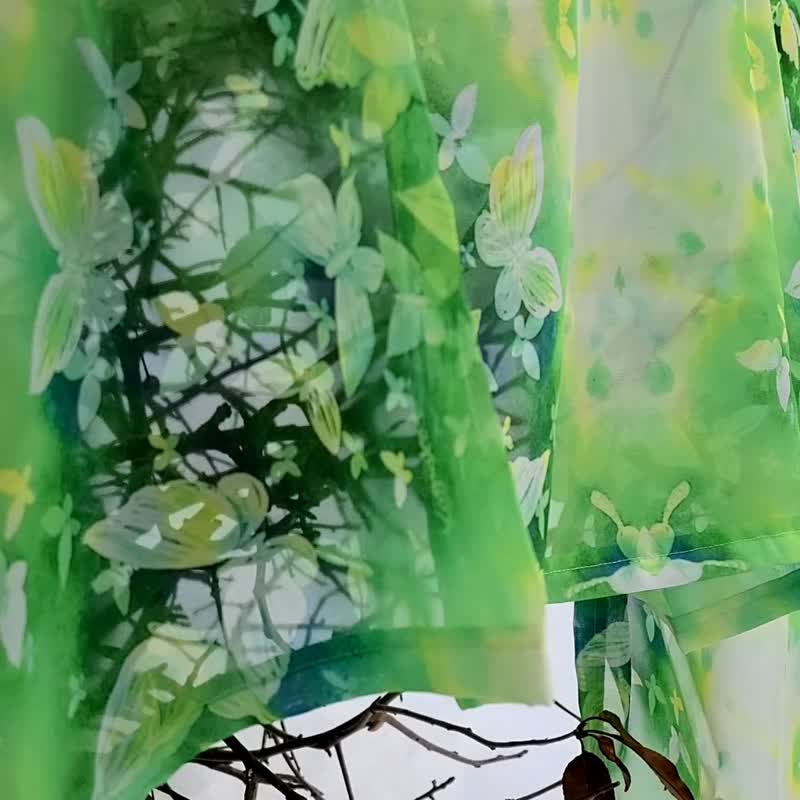 二週間【When green is born】水彩画　アートシフォンストール　フレッシュグリーン　蝶　葉っぱ　緑　ショール　スカーフ　ナチュラルコーデ　おしゃれ - 圍巾/披肩 - 聚酯纖維 綠色