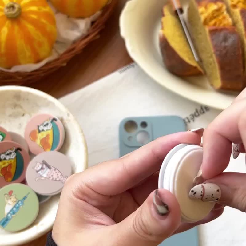 日本高校生貓咪 x 珍珠奶茶 氣囊支架  單入賣場 - 手機配件 - 塑膠 卡其色