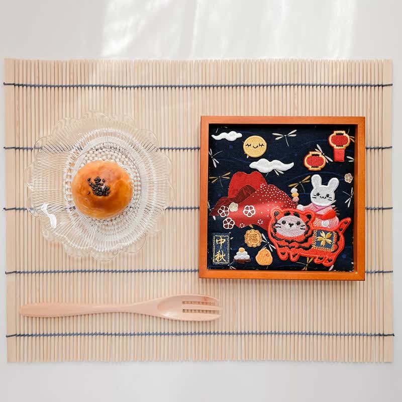 【賞月祈福】木製刺繡托盤/DIY材料包/成品訂製 - 編織/刺繡/羊毛氈/縫紉 - 棉．麻 藍色