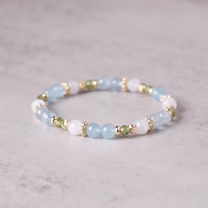 Guardian of Venus // Aquamarine Moonstone Stone Bracelet // Communication and Humanity Healing - Bracelets - Crystal Blue