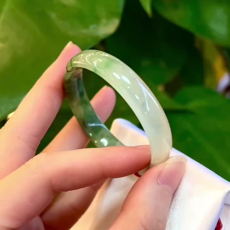 冰種 緬甸翡翠 A玉 玉鐲 • 冰玻種白底青貴翡翠貴妃鐲 - 手鍊/手環 - 石頭 綠色