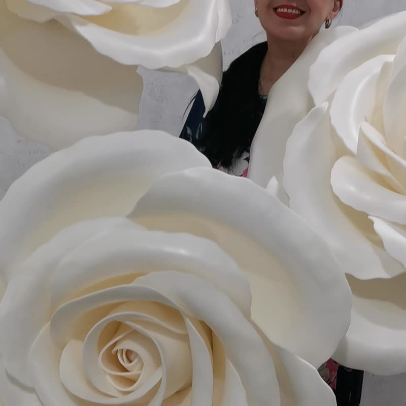 Set of 3 Giant White Roses. Oversized Foam Roses. Wedding Big Roses. Mall Decor - อื่นๆ - วัสดุอื่นๆ 