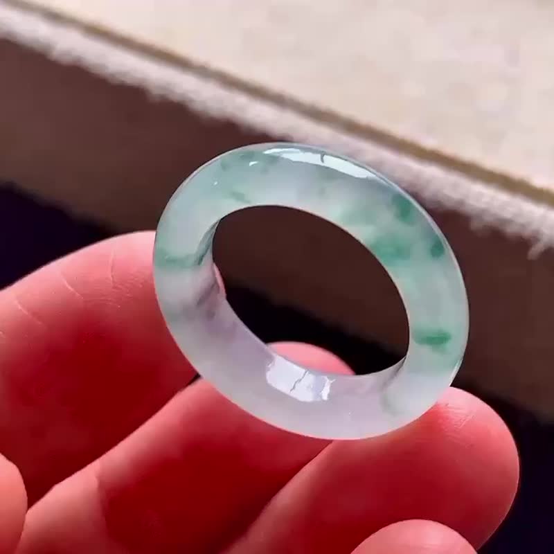冰種翡翠 天然翡翠 A玉 班指披指指環 • 冰種飄花翡翠戒指 - 戒指 - 玉石 綠色