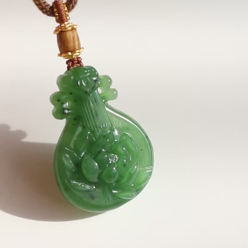 Natural Hetian Jade Jasper Pipa Pendant, Ruyi Pipa, Russian Material Jasper, Spinach Green, Delicate and lustrous texture - สร้อยคอ - หยก 
