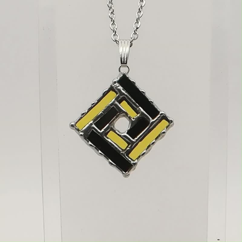 minuteness stained glass square pendant - สร้อยคอ - แก้ว หลากหลายสี