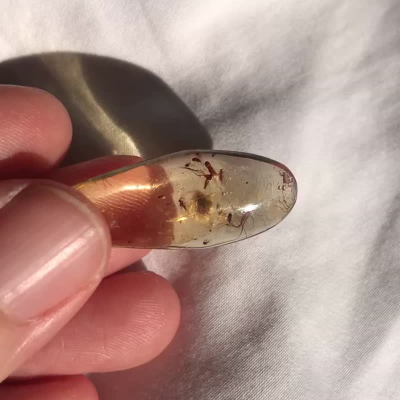 ☆ht☆美品！琥珀の置物 最高品質天然バルティックアンバー（Amber）琥珀 オーバルカット