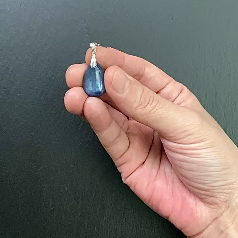 Natural pearlescent Stone strengthens communication, expression and observation. 925 sterling silver titanium steel necklace - Necklaces - Crystal Blue