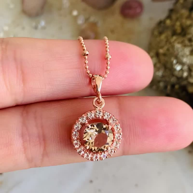 シャンパンカラートパーズ 7mm ペンダントネックレス、ホワイトトパーズ装飾 - ネックレス - 半貴石 