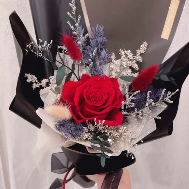 | Little Dream Flower Art | Ecuador XL Immortal Red Rose Bouquet Big Rose Valentine's Day Bouquet - ช่อดอกไม้แห้ง - พืช/ดอกไม้ ขาว