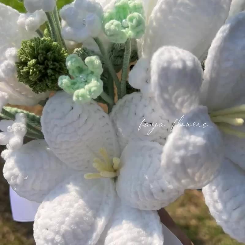 純白鬱金香手捧 手工針織花束 登記捧花 鉤織花 針織花 情人節禮 - 乾燥花/永生花 - 棉．麻 白色