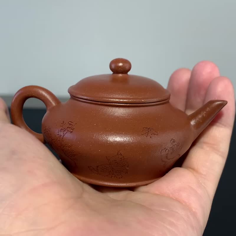 Old-fashioned horizontal pot descending slope mud-carved cat 80cc mud oil moisturizing sand feeling full of modeling classic resistance - Teapots & Teacups - Pottery Gray
