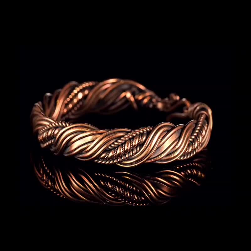 Copper Bracelet for Woman / Antique Style Handcrafted Wire Woven Copper Jewelry - สร้อยข้อมือ - ทองแดงทองเหลือง สีทอง