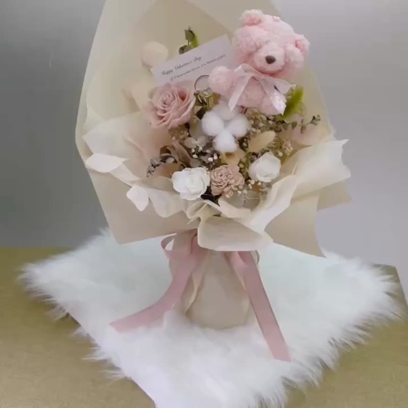 【Spring Flower Alley】Shy Bear Valentine's Day Bouquet - Dried Flowers & Bouquets - Plants & Flowers Pink