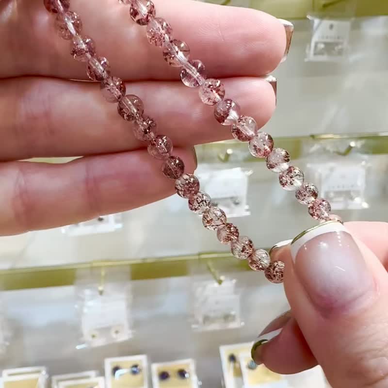 天然高透體彼岸花紅超七金草莓4.5mm5.49g水晶手鍊貴人運桃花 - 手鍊/手環 - 水晶 紅色