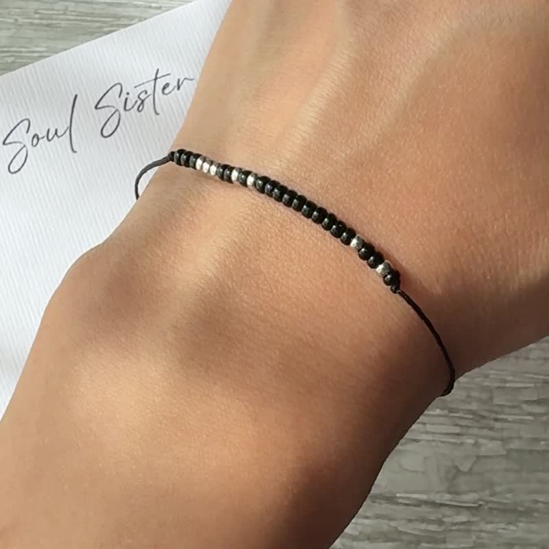 【Soul Sister】Morse code. Xiaomi beads bracelet. Customized gifts - สร้อยข้อมือ - วัสดุอื่นๆ สีดำ