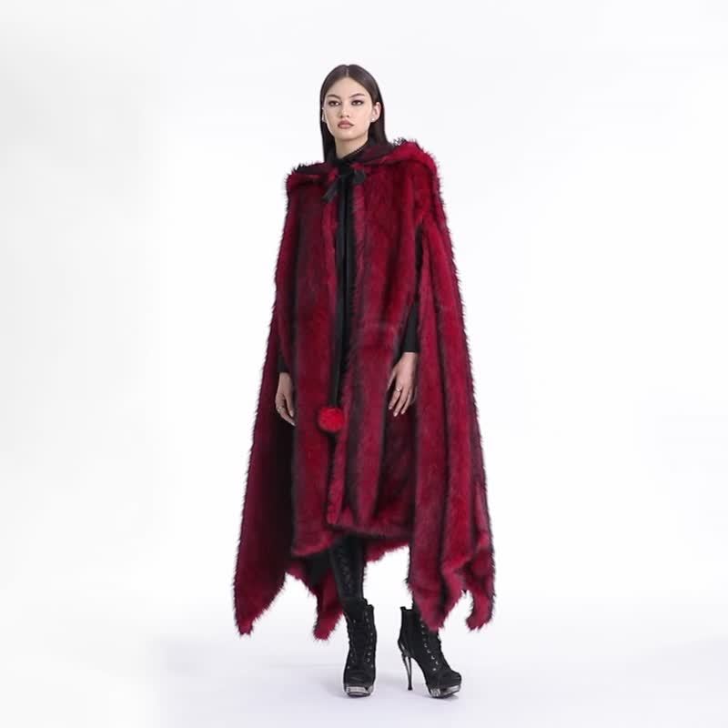 哥德森林巫師仿皮草毛絨斗篷 - 黑 / 紅 - 女大衣/外套 - 其他材質 紅色