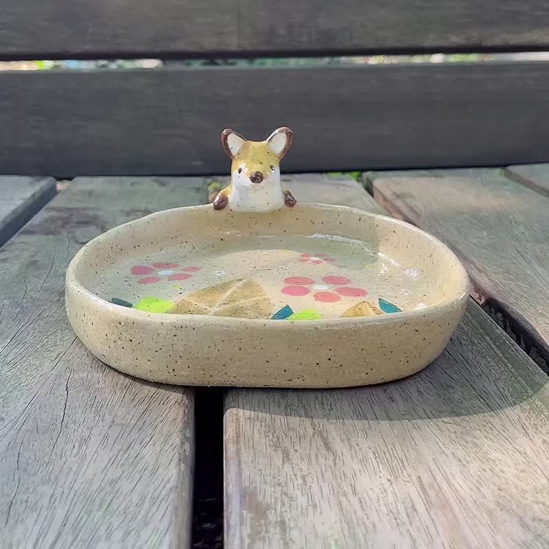 A Lu 小狐狸糯米陶盤/擺飾/禮物/送禮 原創手作 僅此一件 - 裝飾/擺設  - 陶 多色