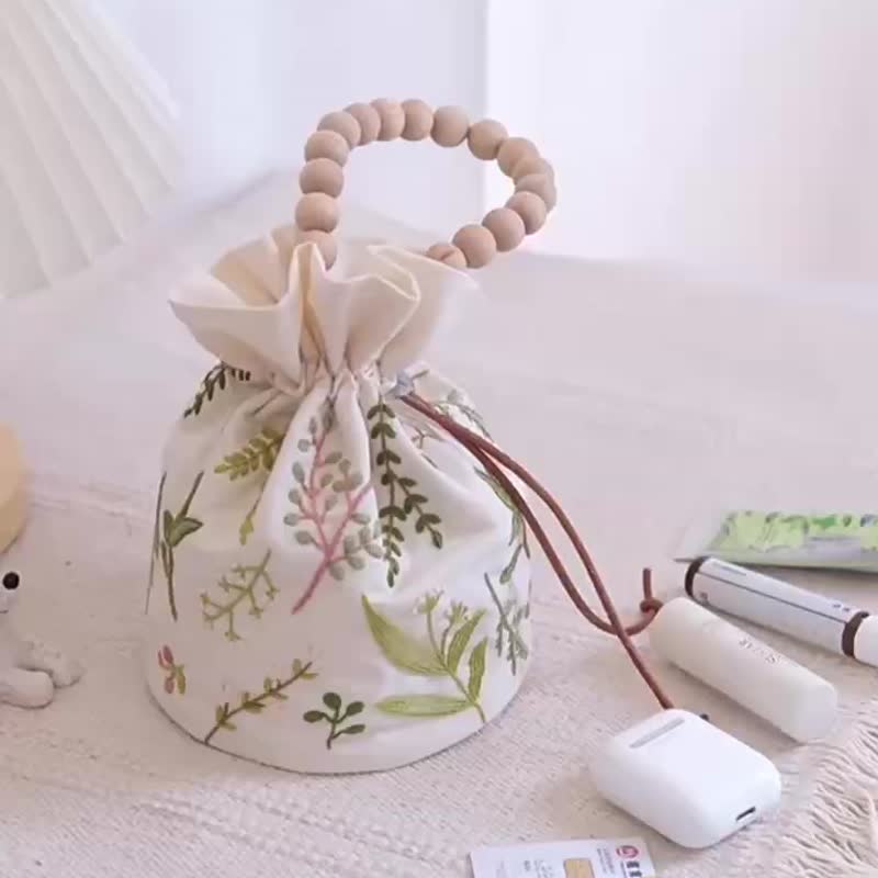 Hand embroidered fabric bucket bag, storage bag, DIY material bag, gift for her - กระเป๋าเครื่องสำอาง - ผ้าฝ้าย/ผ้าลินิน 