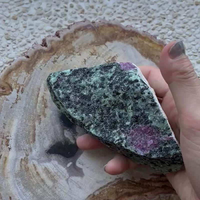 ㄅㄆㄇㄈ水晶寶寶工作室 - 紫綠寶原礦 - 擺飾/家飾品 - 玉石 紫色