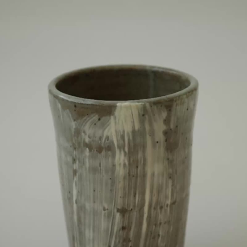 Powder brush flower vase - Pottery & Ceramics - Pottery Green