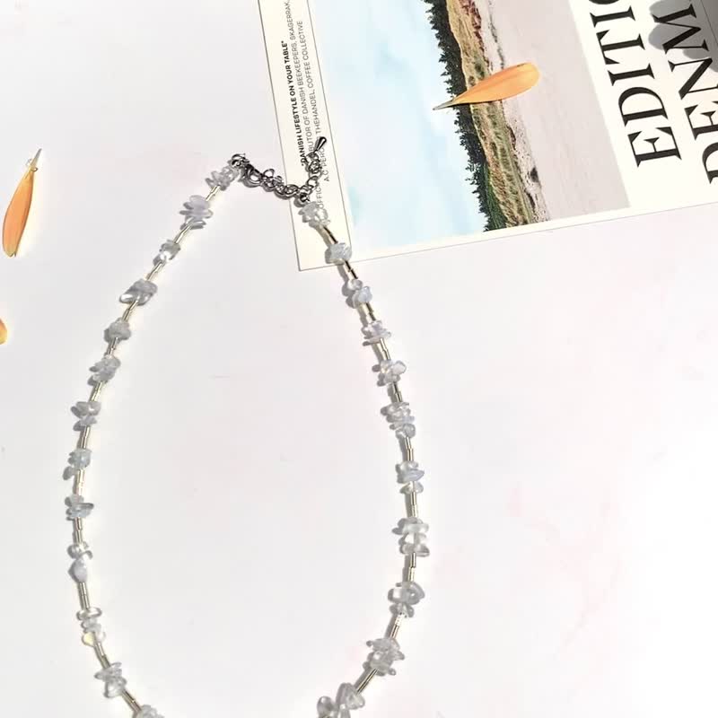 Irregular Crystal Necklace - สร้อยคอ - ไข่มุก สีใส