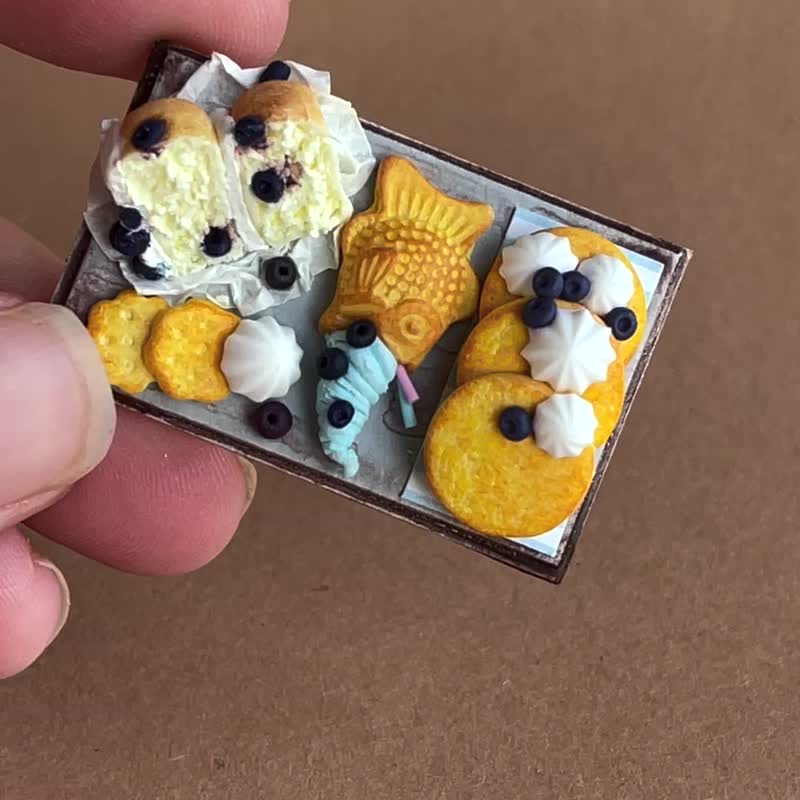 Miniature set with sweets - 公仔/玩偶 - 其他材質 多色