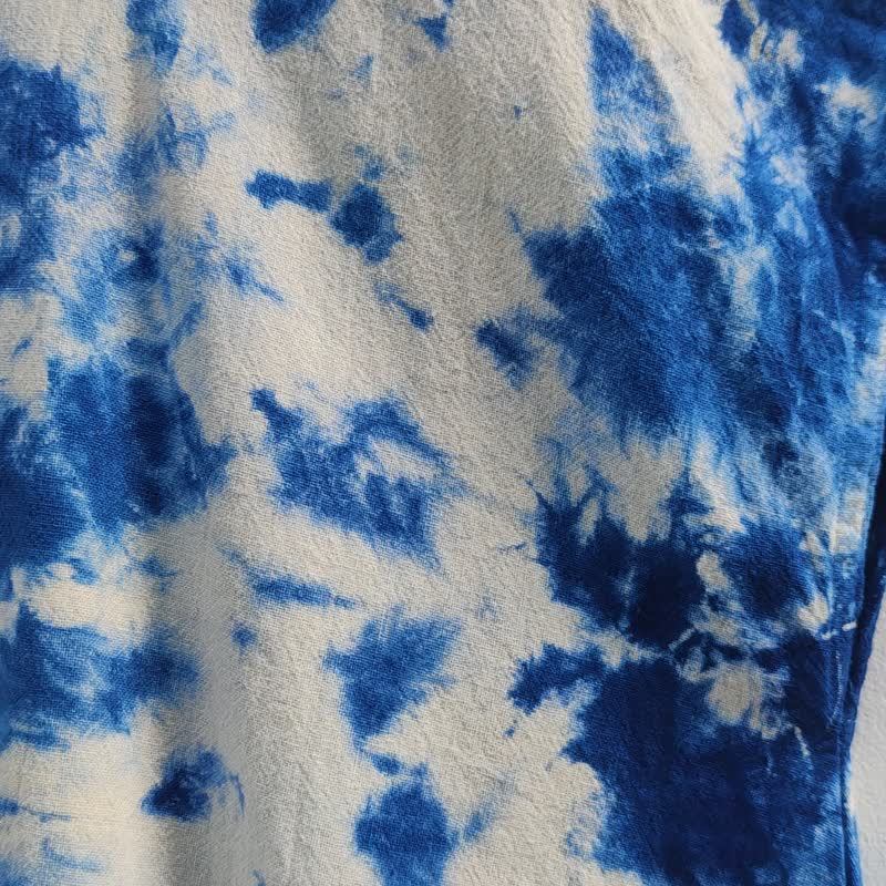 Mandarin Collar Half Tie Dye Top - 女上衣/長袖上衣 - 棉．麻 藍色